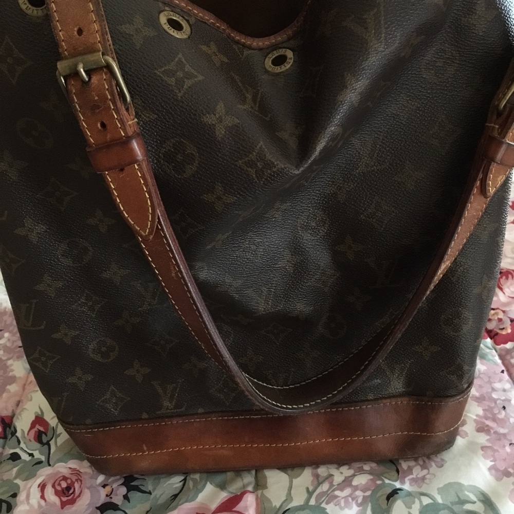 Louis Vuitton Tote bag